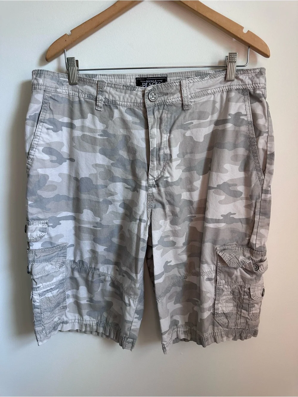 Buckle Black Isaac Athletic Fit Gray Camo Cargo Shorts Waist Mens 34 100% cotton